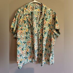 Camp shortsleeved women’s plus sized shirt.  Never worn 4X